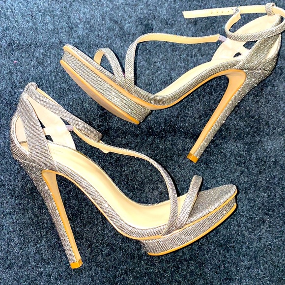 Victoria’s Secret woman sequin heels shoes size 7.5 - Picture 6 of 6